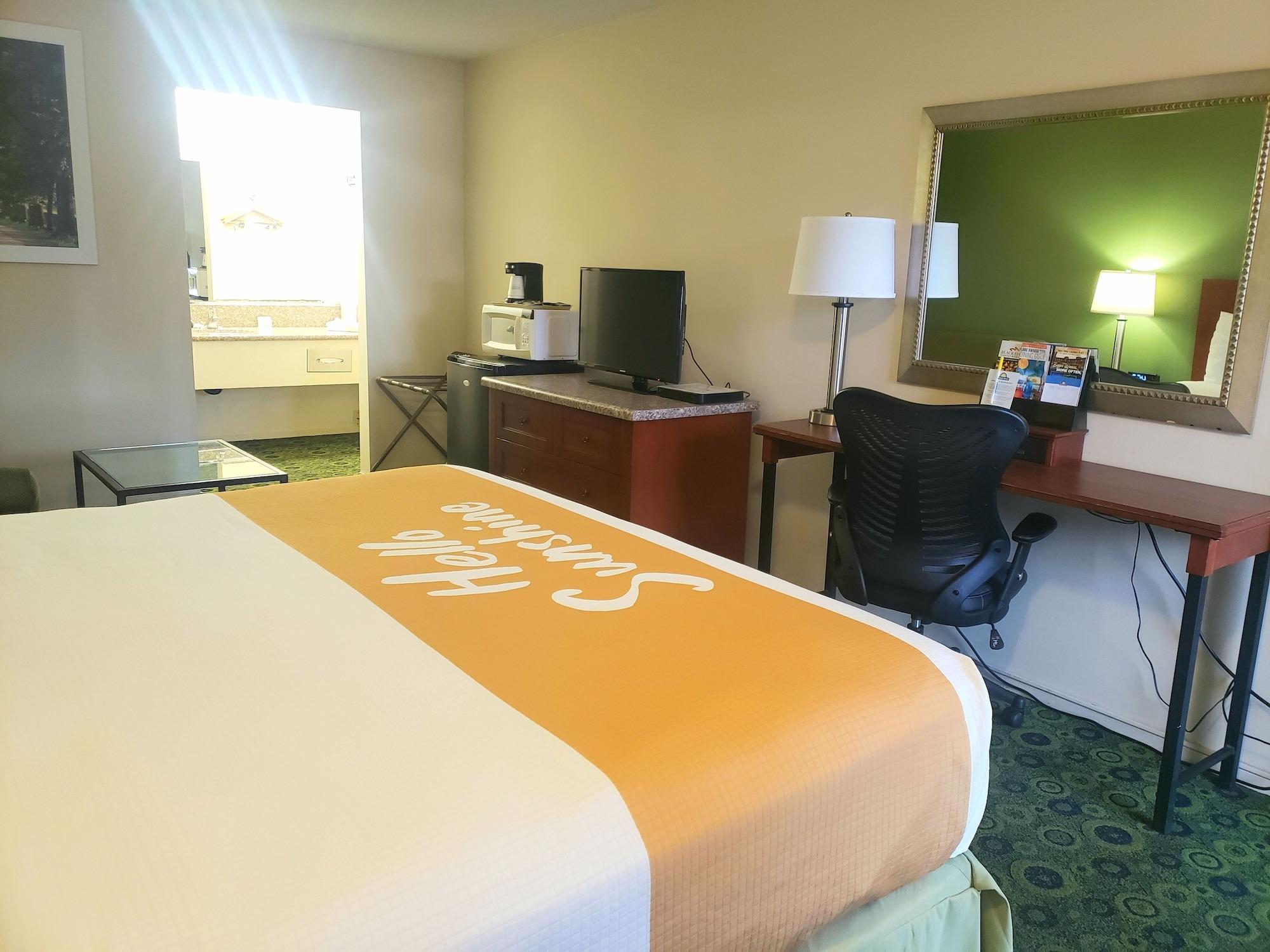 Days Inn By Wyndham Westley Dış mekan fotoğraf